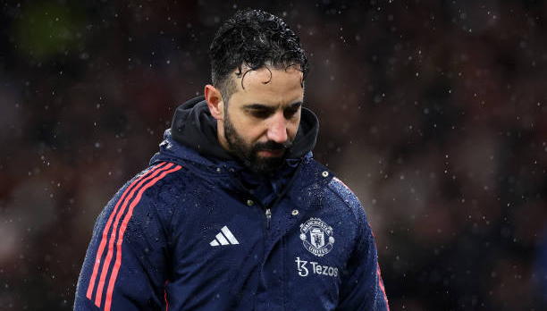 Experts in body language reveal Ruben Amorim is about to leave Manchester United by emphasizing the telltale symptoms that he is "mentally and emotionally" worn out following the Grimsby disaster.